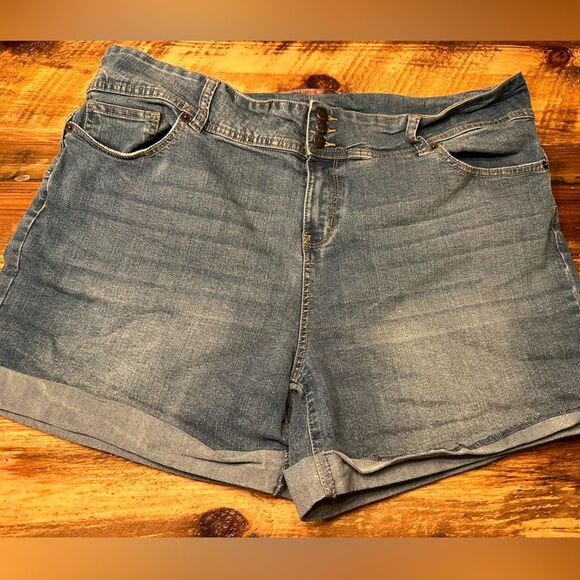 Highway jeans denim shorts Size 20 - Picture 1 of 8
